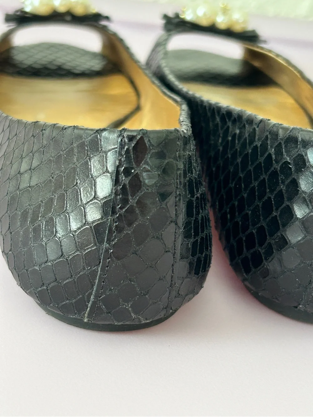 Kate Spade classy pearl cluster peep toe flat with textured soft leather 7.5